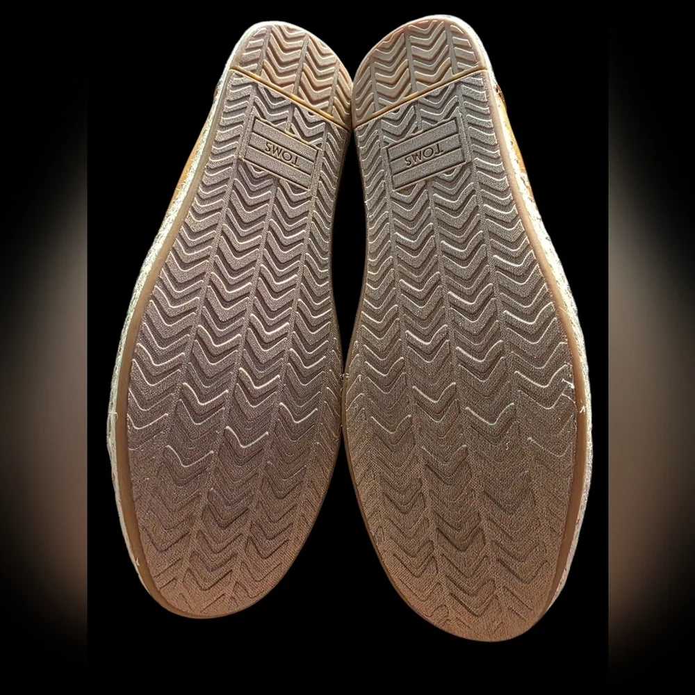 Toms these shoes